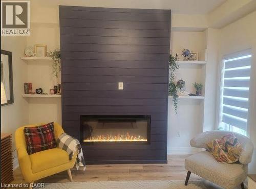 16 Raspberry Lane, Mount Hope, ON 