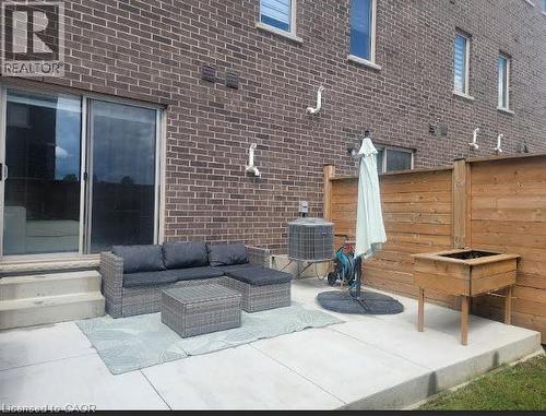 16 Raspberry Lane, Mount Hope, ON 
