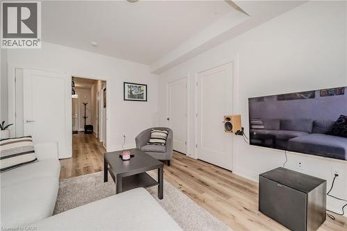 16 Raspberry Lane, Mount Hope, ON 