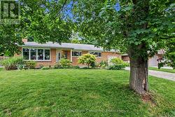 23 GLENBURNIE DRIVE  Guelph (Grange Road), ON N1E 4C4