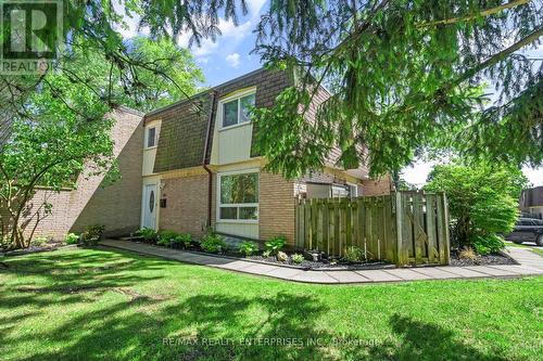 1 - 685 FRANCIS ROAD  Burlington, ON L7T 3X6