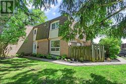 1 - 685 FRANCIS ROAD  Burlington, ON L7T 3X6