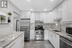 Modern elegant kitchen - 