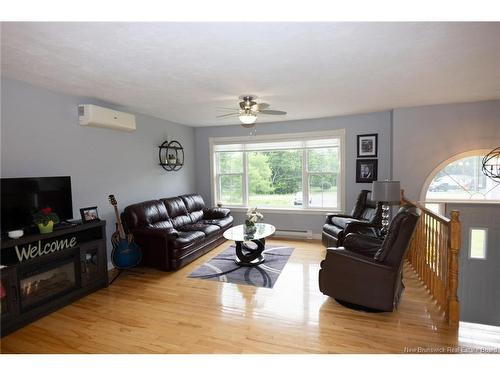 2 Christopher Cres, Upper Kingsclear, NB 