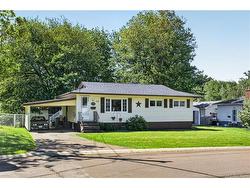142 Athabaska AVE Riverview, NB E1B 2T1
