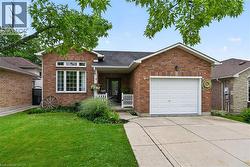 15 FULLER Drive  Caledonia, ON N3W 2L3