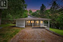534 SCHOOL HOUSE LANE Greater Madawaska, ON K0J 2R0
