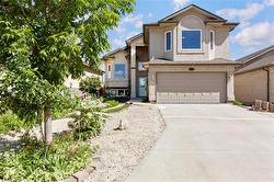 107 Grassy Lake DR  Winnipeg, MB R3Y 0G8