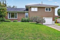 1768 LAXTON CRESCENT  Ottawa, ON K2C 2N3