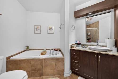 Master Bathroom - 401-5282 Rue Du Sureau, Montréal (Pierrefonds-Roxboro), QC 
