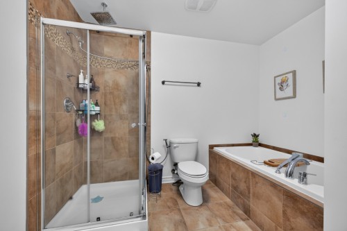 Master Bathroom - 401-5282 Rue Du Sureau, Montréal (Pierrefonds-Roxboro), QC 