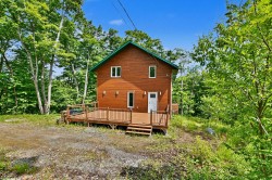 299 Ch. des Lacs-Boisés  Saint-Adolphe-D'Howard, QC J0T 2B0