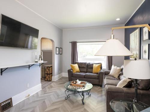 435 Bernard Street, Thunder Bay, ON 