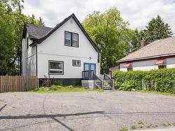 435 Bernard Street  Thunder Bay, ON P7C 4H6