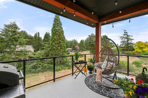 650 Lazo Rd, Comox, BC 