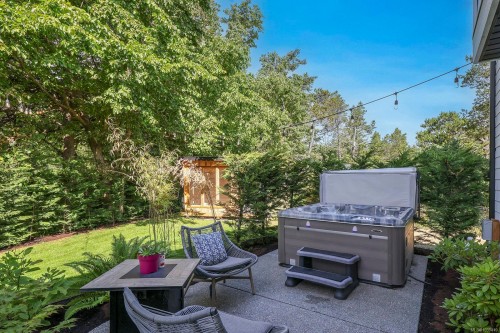 650 Lazo Rd, Comox, BC 