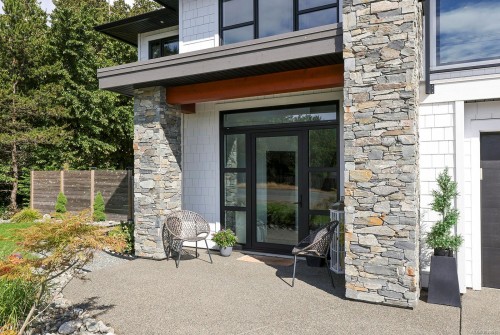 650 Lazo Rd, Comox, BC 