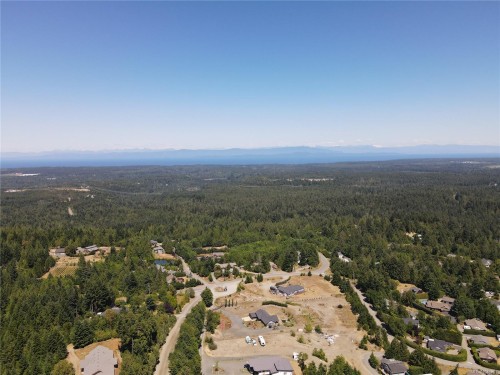 1718 Warn Way, Qualicum Beach, BC 
