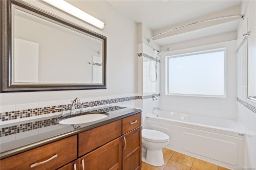 1468 Stroud Rd, Victoria, BC 