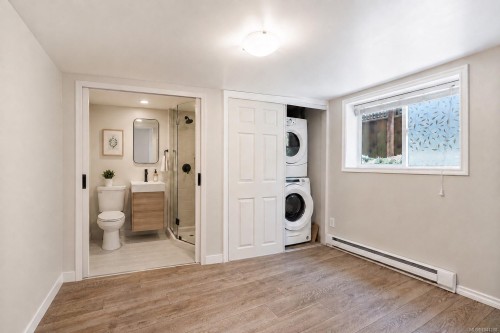 1468 Stroud Rd, Victoria, BC 