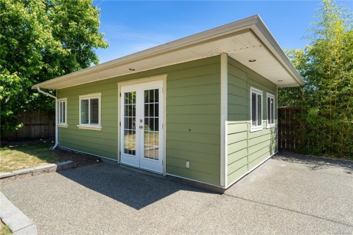 1468 Stroud Rd, Victoria, BC 