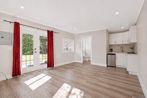 1468 Stroud Rd, Victoria, BC 