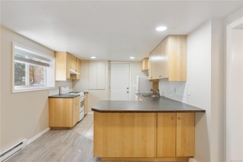 1468 Stroud Rd, Victoria, BC 