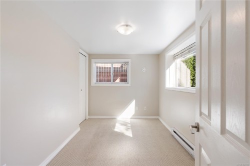 1468 Stroud Rd, Victoria, BC 