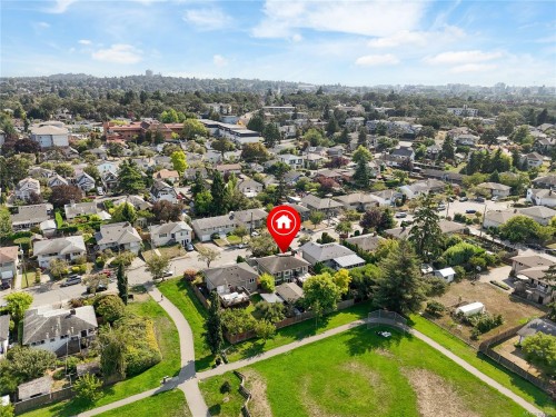 1468 Stroud Rd, Victoria, BC 