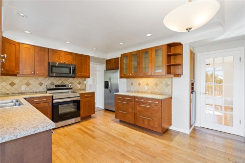1468 Stroud Rd, Victoria, BC 