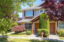 #8-2529 Alexander St  Duncan, BC V9L 2W8