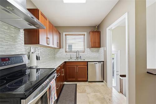 341 Smithfield Ave, Winnipeg, MB 