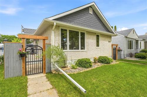 341 Smithfield AVE  Winnipeg, MB R2V 0C8