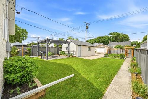 341 Smithfield Ave, Winnipeg, MB 