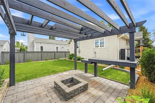 341 Smithfield Ave, Winnipeg, MB 