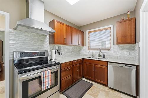 341 Smithfield Ave, Winnipeg, MB 