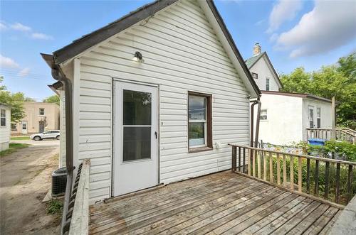 257 Nora St, Winnipeg, MB 