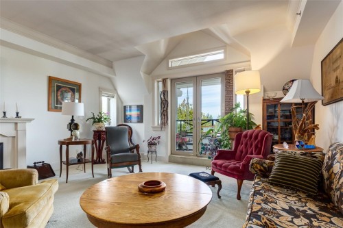 #302-222 Second Ave West, Qualicum Beach, BC 