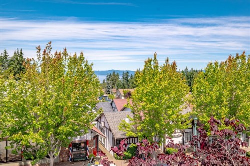 #302-222 Second Ave West, Qualicum Beach, BC 