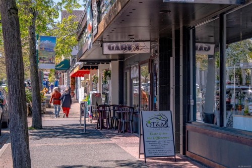 #302-222 Second Ave West, Qualicum Beach, BC 