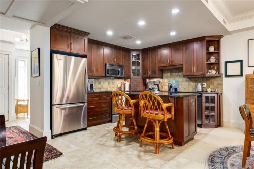 #302-222 Second Ave West, Qualicum Beach, BC 