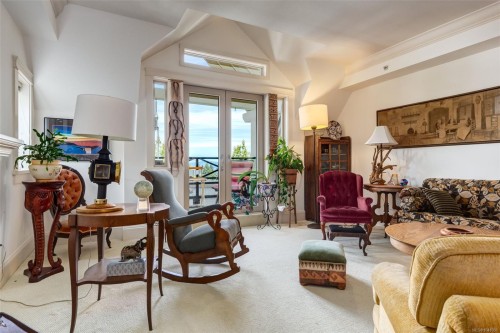 #302-222 Second Ave West, Qualicum Beach, BC 