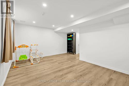 91 Winnegreen Court, Ottawa, ON 