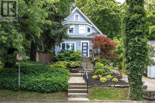 104 GIBSON STREET  Grimsby, ON L3M 1G9