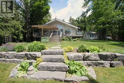 27 HILLCREST AVENUE  Kawartha Lakes, ON K0M 2B0