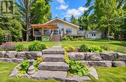 27 HILLCREST AVENUE Kawartha Lakes, ON K0M 2B0