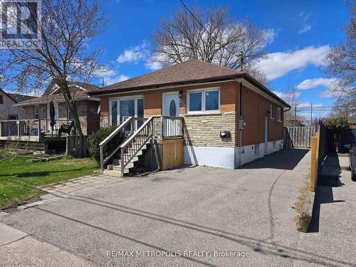 238 TORONTO AVENUE  Oshawa, ON L1H 3C1