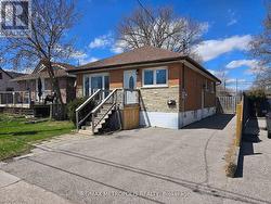 238 TORONTO AVENUE  Oshawa, ON L1H 3C1