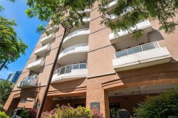 #402-930 YATES St Victoria, BC V8V 4Z3