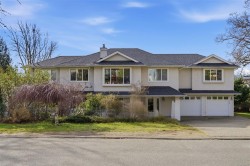 1185 Rock St Saanich, BC V8P 2C1